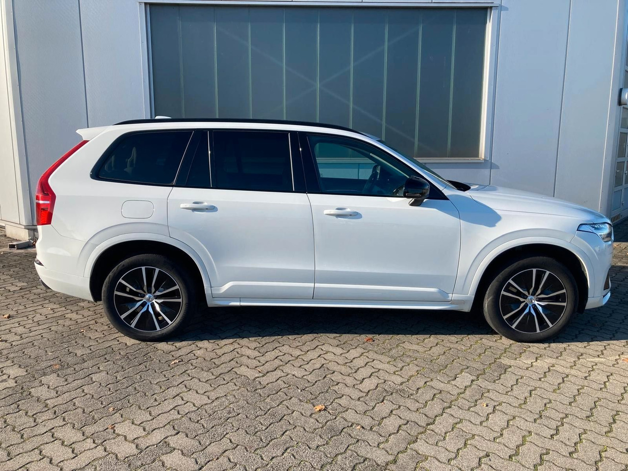 Volvo XC 90 T8 R-Des. Exp. Rech. Pl.-In Hybr. AWD 7-S. - SUV: photos 3 Volvo XC 90 T8 R-Des. Exp. Rech. Pl.-In Hybr. AWD 7-S. - SUV: photos 3