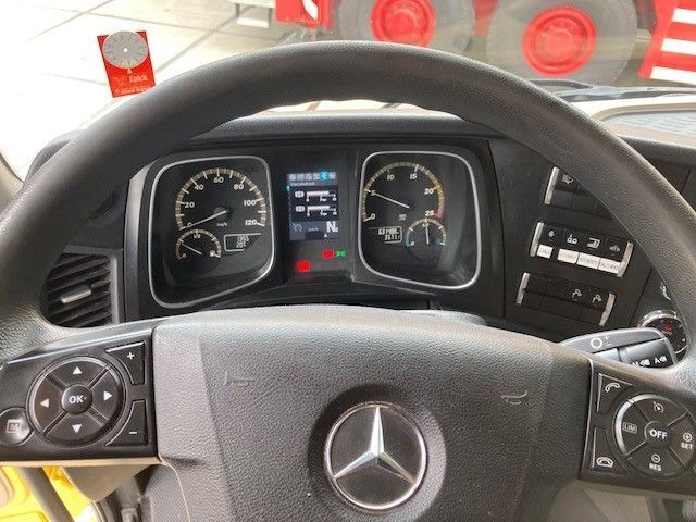 Tracteur routier Mercedes-Benz Actros 3351 6x4: photos 8 Tracteur routier Mercedes-Benz Actros 3351 6x4: photos 8