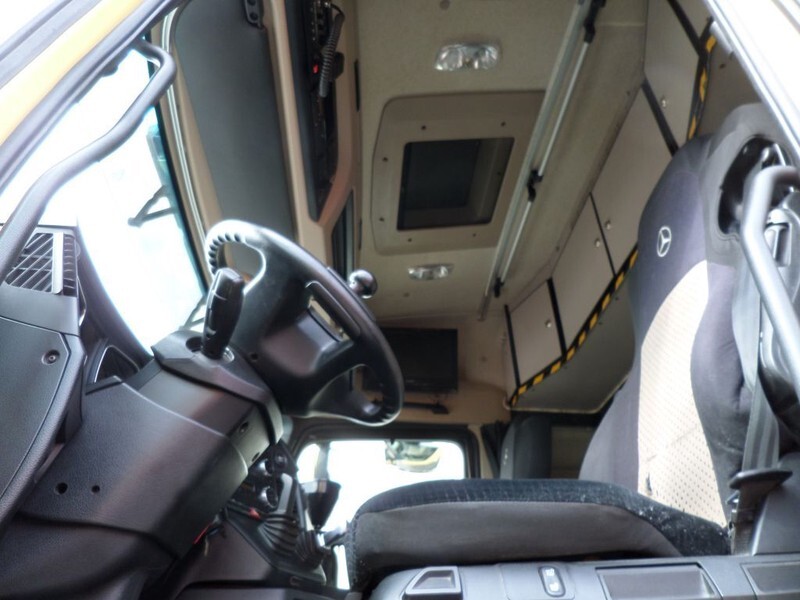 Photo d'intérieur 1: Mercedes-Benz Actros 3351 6x4 — crédit-bail Mercedes-Benz Actros 3351 6x4