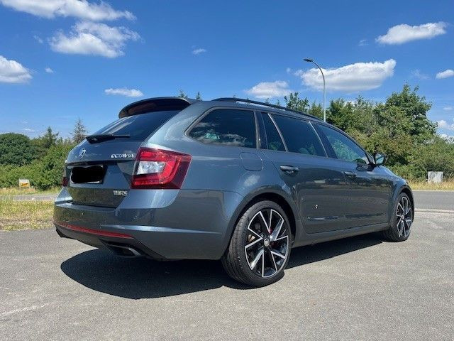 Skoda Octavia Combi RS 4x4 - Voiture: photos 3 Skoda Octavia Combi RS 4x4 - Voiture: photos 3