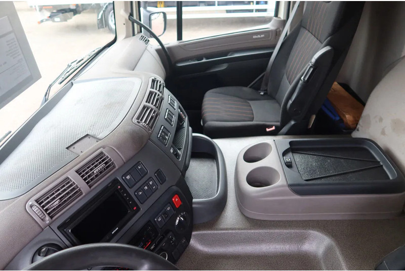 DAF CF 290 FA Bak+ klep Dhollandia 2000 kg - Camion fourgon: photos 5 DAF CF 290 FA Bak+ klep Dhollandia 2000 kg - Camion fourgon: photos 5