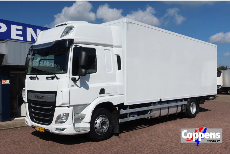 DAF CF 410 Bak+Klep Dhollandia 2.000 kg Slaapcabine - Camion fourgon: photos 1 DAF CF 410 Bak+Klep Dhollandia 2.000 kg Slaapcabine - Camion fourgon: photos 1