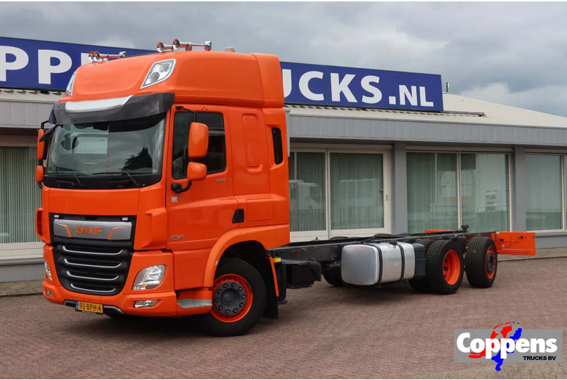 DAF CF 450 Chassis Cabine Slaap Cabine 2x Bed - Châssis cabine: photos 1 DAF CF 450 Chassis Cabine Slaap Cabine 2x Bed - Châssis cabine: photos 1