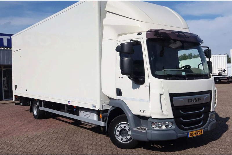 DAF LF 210 FA Bakwagen + Dhollandia 2000 kg klep extra accu set, 3x bindrail + stang. - Camion fourgon: photos 2 DAF LF 210 FA Bakwagen + Dhollandia 2000 kg klep extra accu set, 3x bindrail + stang. - Camion fourgon: photos 2