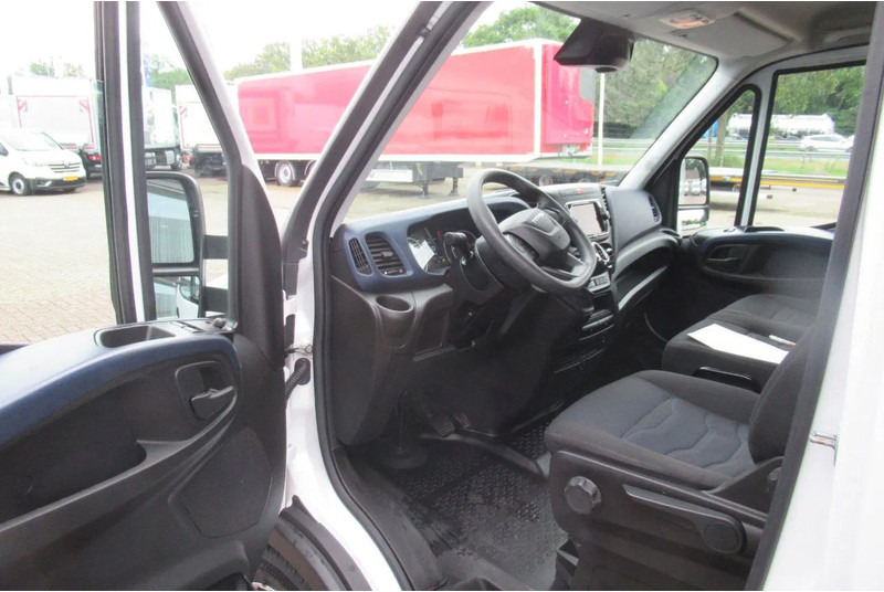 Iveco Daily 35C16 Bak+Klep Automaat Laadklep Airco Camera - Fourgon grand volume: photos 5 Iveco Daily 35C16 Bak+Klep Automaat Laadklep Airco Camera - Fourgon grand volume: photos 5