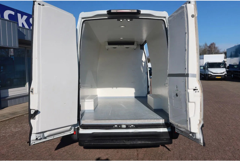Iveco Daily 35S12 Koel/vries + Stekker 220 volt L2/h2 thermoking - Utilitaire frigorifique: photos 3 Iveco Daily 35S12 Koel/vries + Stekker 220 volt L2/h2 thermoking - Utilitaire frigorifique: photos 3
