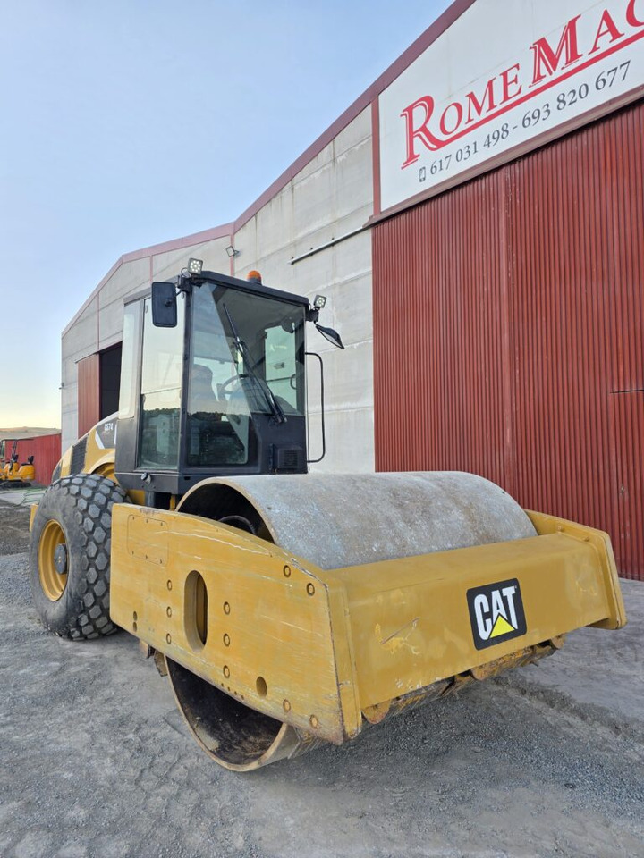 CAT CS74 - Compacteur: photos 3 CAT CS74 - Compacteur: photos 3