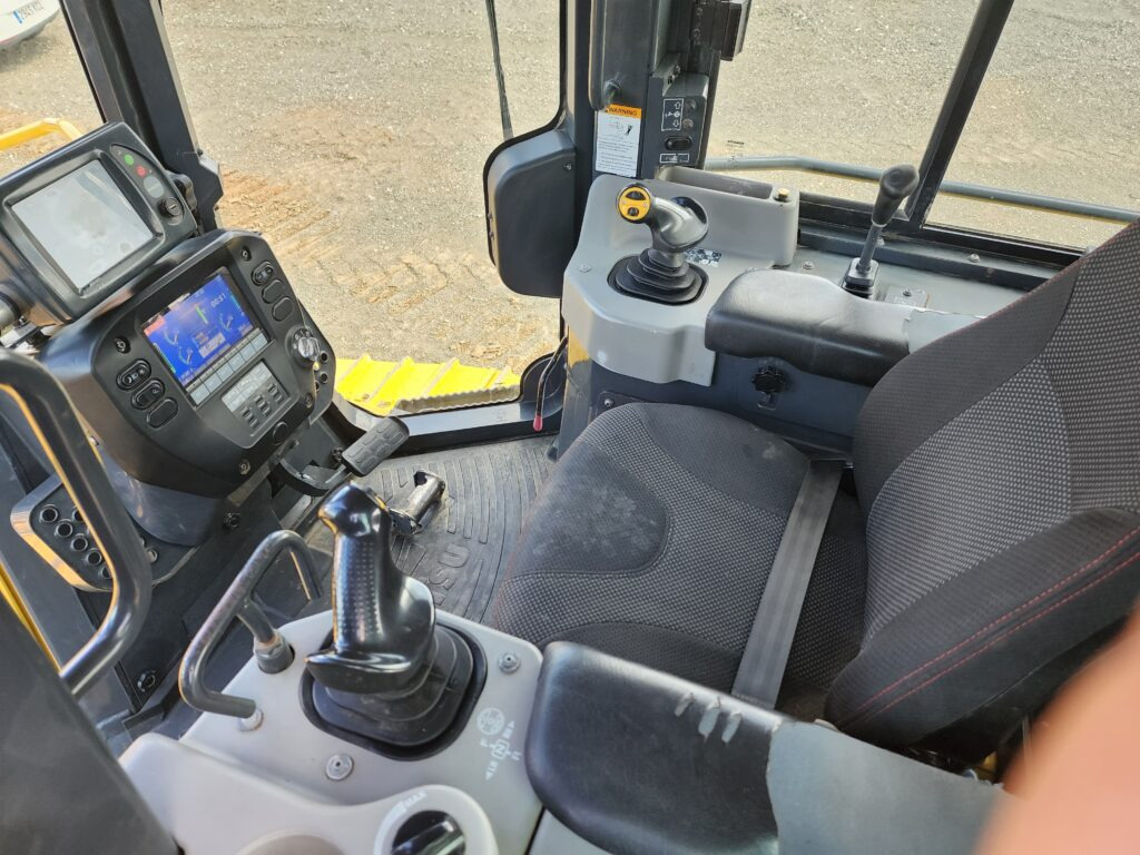 Bulldozer KOMATSU D61EXI-24: photos 9