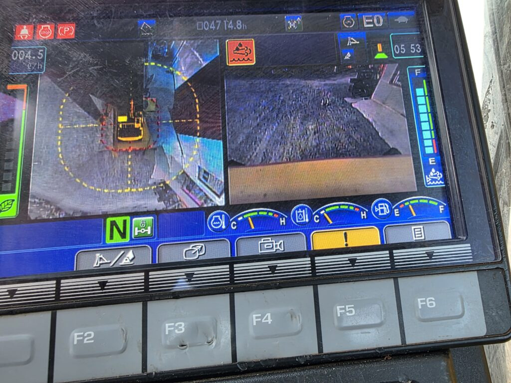 Pelle sur pneus KOMATSU PW148-11: photos 11