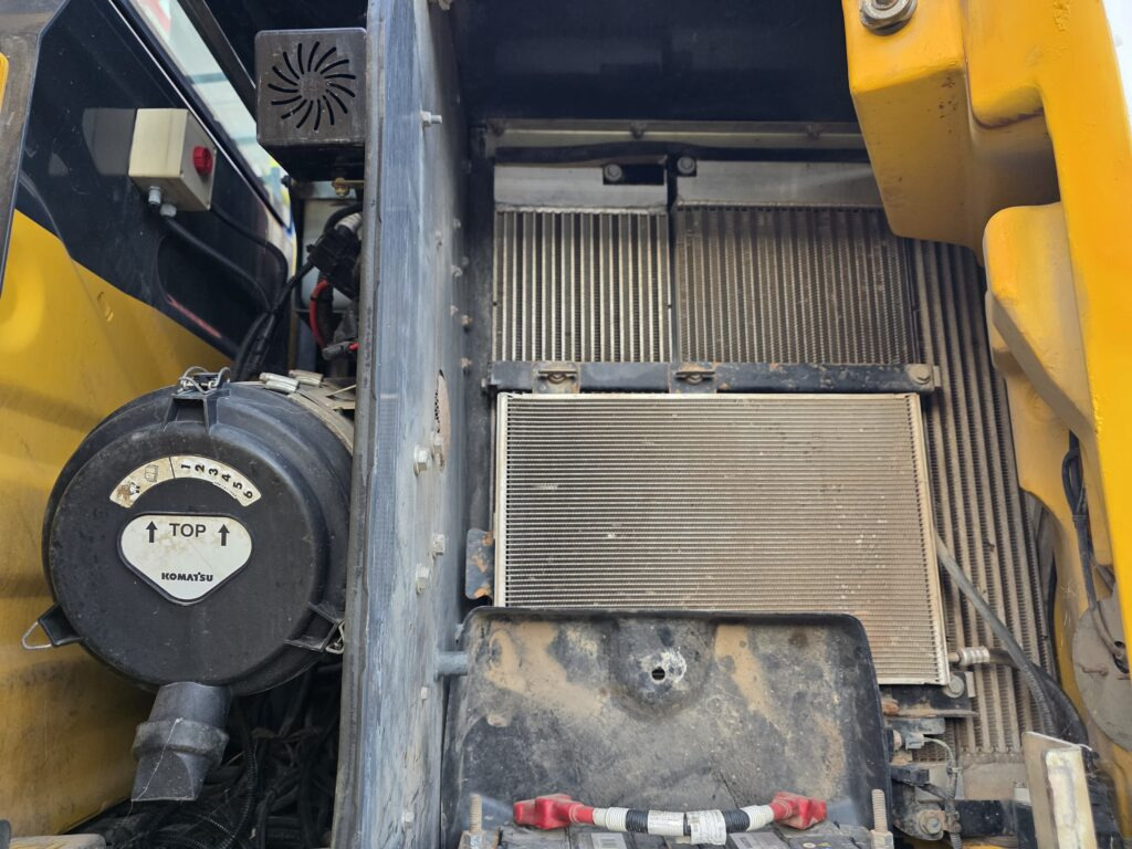 Pelle sur pneus KOMATSU PW148-11: photos 7