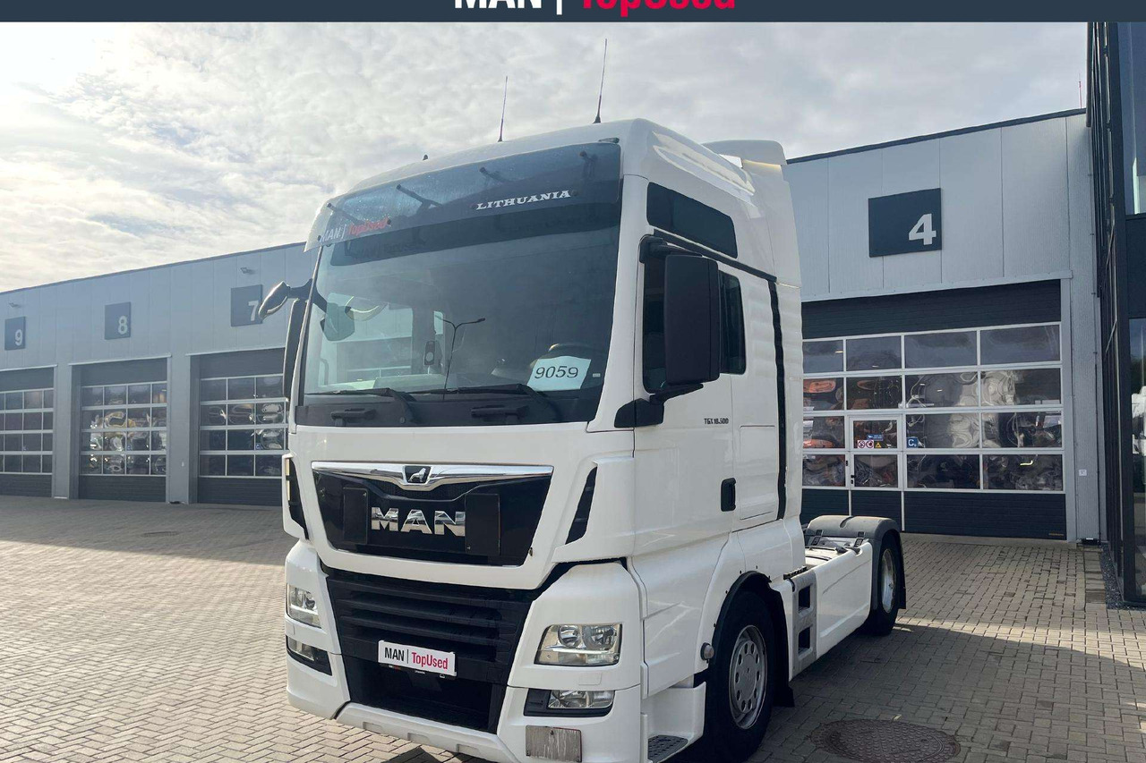 MAN 18.500 4X2 XXL Cab Retarder (9059) - Tracteur routier: photos 1 MAN 18.500 4X2 XXL Cab Retarder (9059) - Tracteur routier: photos 1