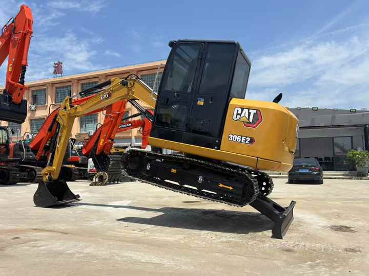 6 Ton Used Cat 305.5 306 307e 308 Crawler Excavator Mini Caterpillar 305.5 E2 for Sale China Cat305.5 Cat305.5e2 Low Price - Pelle: photos 4 6 Ton Used Cat 305.5 306 307e 308 Crawler Excavator Mini Caterpillar 305.5 E2 for Sale China Cat305.5 Cat305.5e2 Low Price - Pelle: photos 4