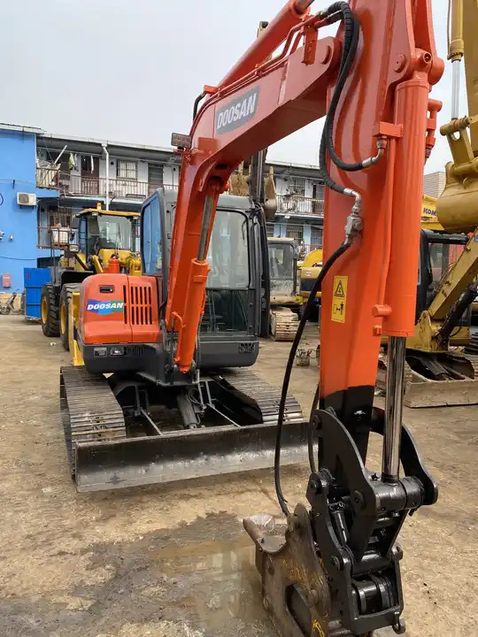 Best Price For 6t Mini Excavator,Small Excavating Machine Korea Doosan Used Excavators Doosan Dx60 For Sale In Shanghai - Pelle sur chenille: photos 5 Best Price For 6t Mini Excavator,Small Excavating Machine Korea Doosan Used Excavators Doosan Dx60 For Sale In Shanghai - Pelle sur chenille: photos 5