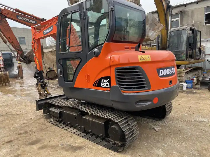 Best Price For 6t Mini Excavator,Small Excavating Machine Korea Doosan Used Excavators Doosan Dx60 For Sale In Shanghai - Pelle sur chenille: photos 4 Best Price For 6t Mini Excavator,Small Excavating Machine Korea Doosan Used Excavators Doosan Dx60 For Sale In Shanghai - Pelle sur chenille: photos 4