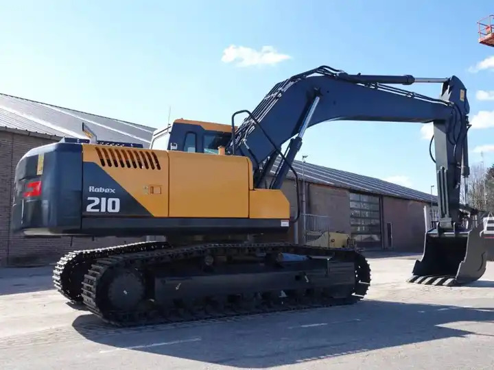 Certificated High Quality Hyundai 220LC Excavator 220lc-9s HX220L 220HD 22 Tons Excavator for Sale - Pelle: photos 5 Certificated High Quality Hyundai 220LC Excavator 220lc-9s HX220L 220HD 22 Tons Excavator for Sale - Pelle: photos 5