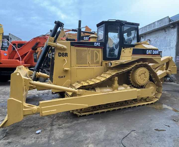 Cheap Caterpillar Bulldozer Cat D8R Second Hand Bulldozer With Rippers On Sale In Shanghai - Bulldozer: photos 2 Cheap Caterpillar Bulldozer Cat D8R Second Hand Bulldozer With Rippers On Sale In Shanghai - Bulldozer: photos 2