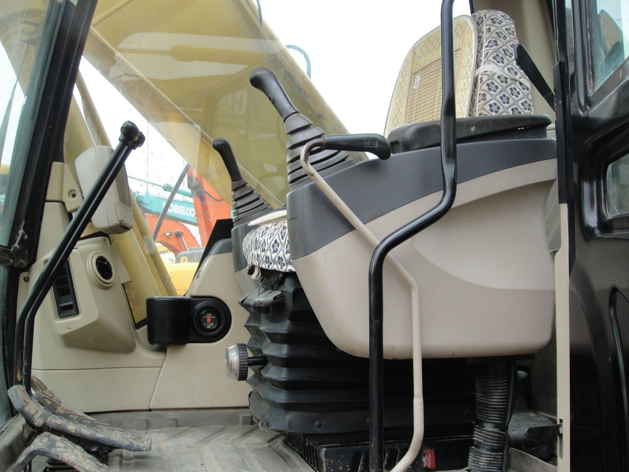 Construction Heavy Machinery Cat 320CL 20 ton Excavator Machine CAT CAT320CL in stock - Pelle sur chenille: photos 2 Construction Heavy Machinery Cat 320CL 20 ton Excavator Machine CAT CAT320CL in stock - Pelle sur chenille: photos 2