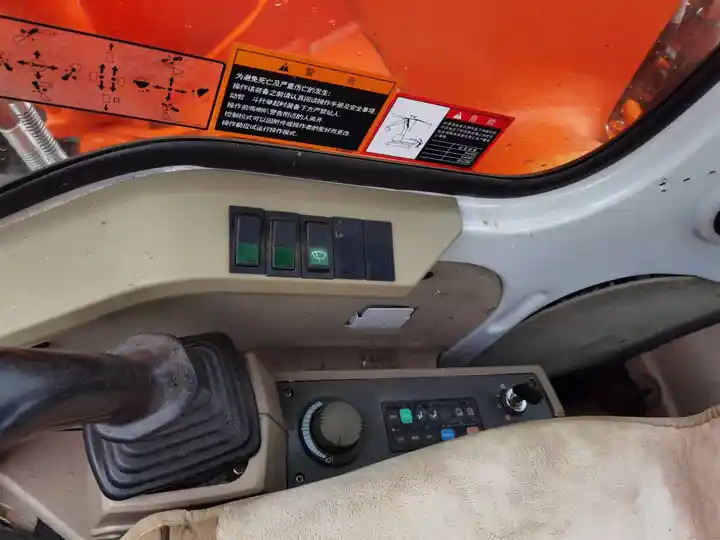 Excellent ConditionUsed Excavator Doosan Dh220 ,Nice Performance 22ton Used Excavator Dh220-7 At Low Price For Sale - Pelle sur chenille: photos 4 Excellent ConditionUsed Excavator Doosan Dh220 ,Nice Performance 22ton Used Excavator Dh220-7 At Low Price For Sale - Pelle sur chenille: photos 4