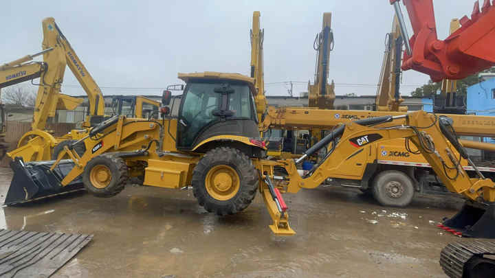 HT636 Mini Tractor with Front End Loader and Backhoe Efficient Cat 420F2 Backhoe Loader Weichai Engine New Condition - Tractopelle: photos 4 HT636 Mini Tractor with Front End Loader and Backhoe Efficient Cat 420F2 Backhoe Loader Weichai Engine New Condition - Tractopelle: photos 4