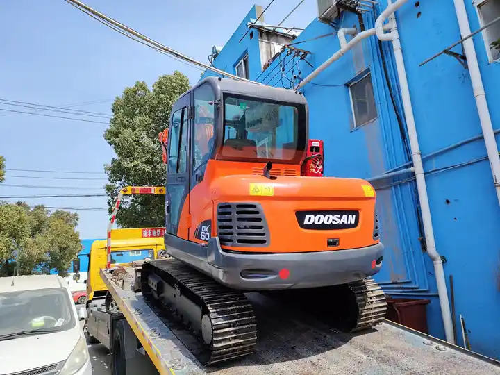 High Quality Hot Sale Used 6t Mini Excavator Original Korea Doosan Used Excavators Doosan Dx60 With Good Performance - Pelle sur chenille: photos 4 High Quality Hot Sale Used 6t Mini Excavator Original Korea Doosan Used Excavators Doosan Dx60 With Good Performance - Pelle sur chenille: photos 4