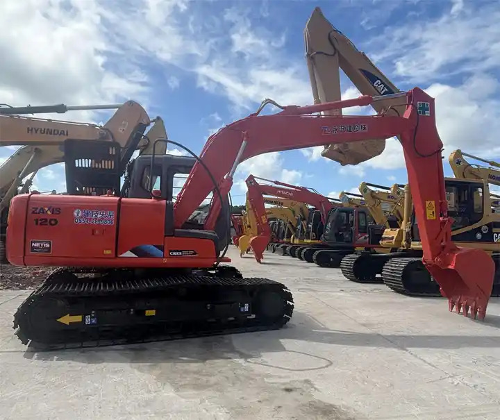 High Quality Original Landscaping Excavator Hitachi Zx120 Excavator With Thumb And Ditch Bucket In Shanghai - Pelle sur chenille: photos 1 High Quality Original Landscaping Excavator Hitachi Zx120 Excavator With Thumb And Ditch Bucket In Shanghai - Pelle sur chenille: photos 1