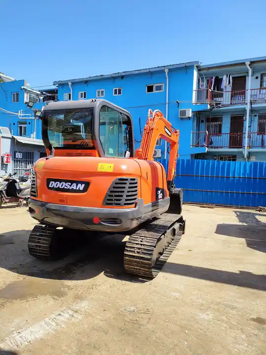 High Quality and Low price Used Doosan Dx60 Wheeled Excavator In Good Condition 6-ton Mini 6t Excavator for sale - Pelle sur chenille: photos 3 High Quality and Low price Used Doosan Dx60 Wheeled Excavator In Good Condition 6-ton Mini 6t Excavator for sale - Pelle sur chenille: photos 3