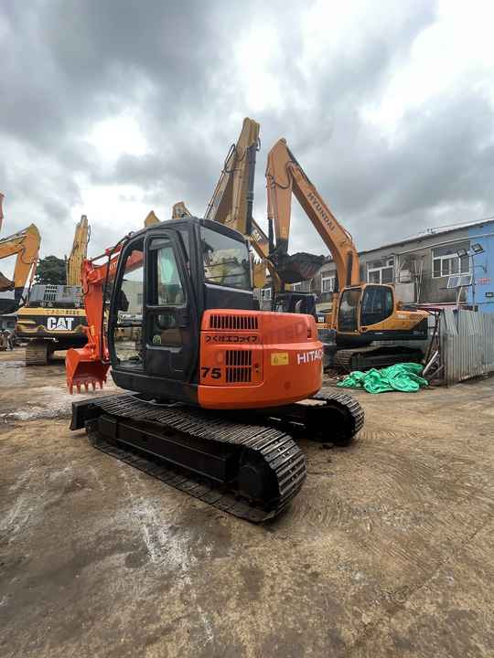 Hot sale Used Hitachi ZX75 ZX120 digger medium size Excavator second hand excavator - Pelle sur chenille: photos 2 Hot sale Used Hitachi ZX75 ZX120 digger medium size Excavator second hand excavator - Pelle sur chenille: photos 2