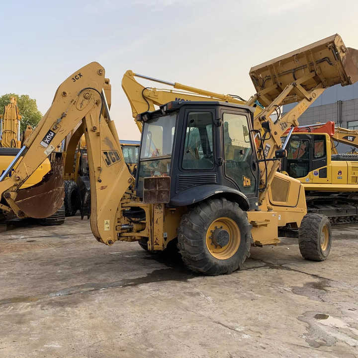 JCB 3cX backhoe loader manufactured in 2022 with telescopic boom JCB3CX JCB4CX JCB 3DX - Tractopelle: photos 1 JCB 3cX backhoe loader manufactured in 2022 with telescopic boom JCB3CX JCB4CX JCB 3DX - Tractopelle: photos 1