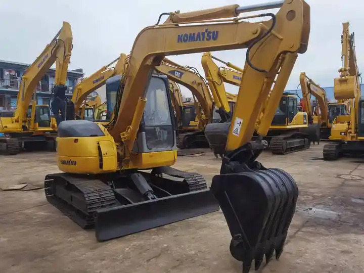 Japan Surplus Backhoe Excavator Komatsu Pc78us Pc60 Tracked Excavator With Blade Dozer For The Philippines in Shanghai - Pelle sur chenille: photos 3 Japan Surplus Backhoe Excavator Komatsu Pc78us Pc60 Tracked Excavator With Blade Dozer For The Philippines in Shanghai - Pelle sur chenille: photos 3