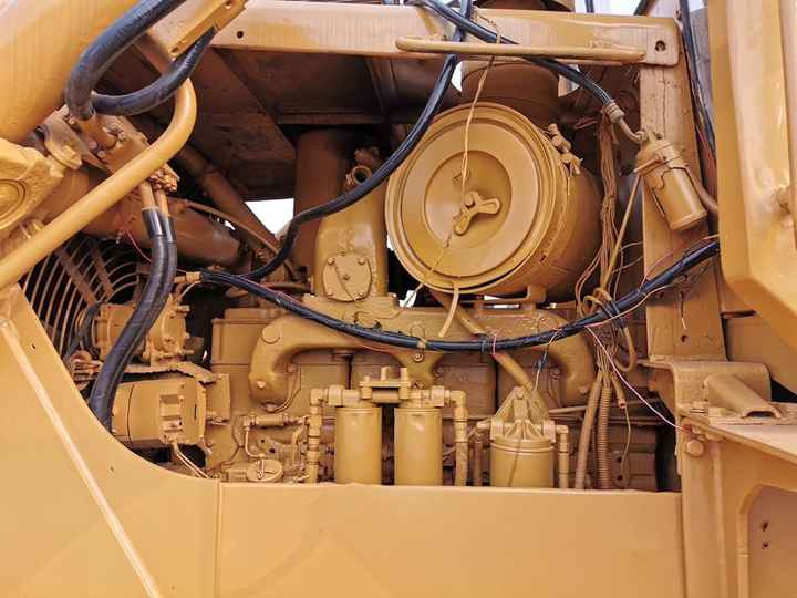 Original Japan Imported Caterpillar D8R Bulldozer Japan Original Cat D7G D7R D8R D9n D8r Used Bulldozers - Bulldozer: photos 4 Original Japan Imported Caterpillar D8R Bulldozer Japan Original Cat D7G D7R D8R D9n D8r Used Bulldozers - Bulldozer: photos 4