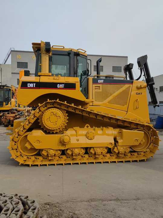 USED D8T CAT Bulldozer Price D8R Used Caterpillar Bulldozer crawler bulldozer made in brazil - Bulldozer: photos 2 USED D8T CAT Bulldozer Price D8R Used Caterpillar Bulldozer crawler bulldozer made in brazil - Bulldozer: photos 2