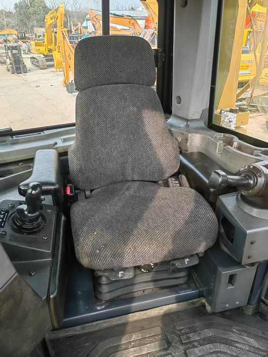 USED D8T CAT Bulldozer Price D8R Used Caterpillar Bulldozer crawler bulldozer made in brazil - Bulldozer: photos 5 USED D8T CAT Bulldozer Price D8R Used Caterpillar Bulldozer crawler bulldozer made in brazil - Bulldozer: photos 5