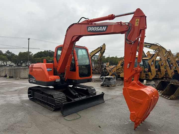 Used Excavator Doosan Dx75-9c Dx80 Dx60 Excavators Machinery Doosan Dx75-9c Dx80 Dx60 Dx225 Good Condition Low Price - Pelle sur chenille: photos 2 Used Excavator Doosan Dx75-9c Dx80 Dx60 Excavators Machinery Doosan Dx75-9c Dx80 Dx60 Dx225 Good Condition Low Price - Pelle sur chenille: photos 2