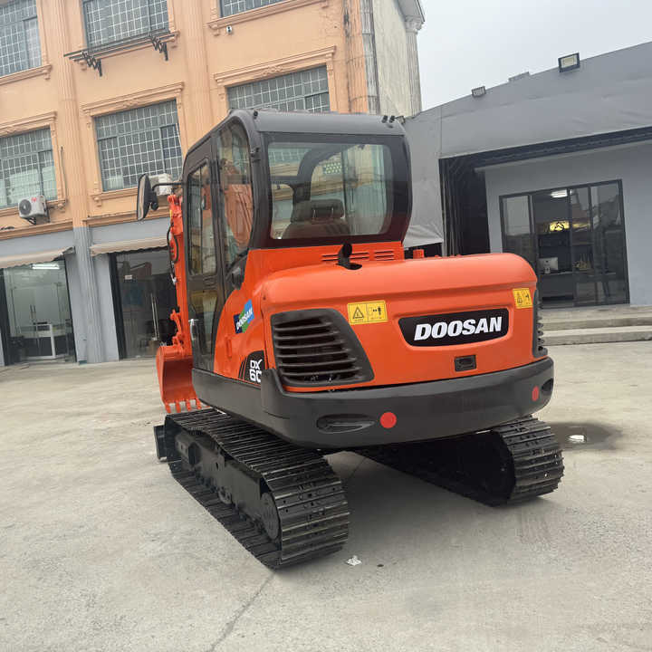 Used Excavator Good Condition Low Price Doosan Dx60 Excavators Machinery Doosan Dx60 Dx80 Dx75 Dx225 - Pelle sur chenille: photos 1 Used Excavator Good Condition Low Price Doosan Dx60 Excavators Machinery Doosan Dx60 Dx80 Dx75 Dx225 - Pelle sur chenille: photos 1