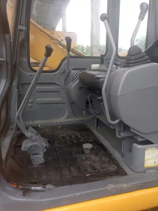 Pelle Used Komatsu PC56 PC60 PC70 PC120-6 PC130-7 PC200 PC220 Crawler Excavator: photos 6
