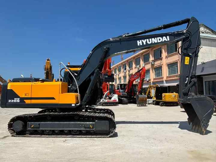 Used Korea Hyundai 220LC-9 22TON of Excavators in Good Condition Low Price Second-hand - Pelle: photos 3 Used Korea Hyundai 220LC-9 22TON of Excavators in Good Condition Low Price Second-hand - Pelle: photos 3