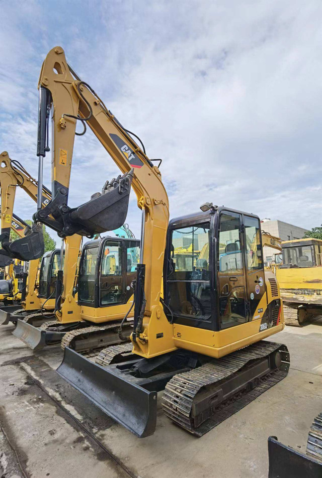 Used cat mini excavator 306D 302.5 6ton 2.5ton free shipping with mini excavator bucket - Pelle sur chenille: photos 5 Used cat mini excavator 306D 302.5 6ton 2.5ton free shipping with mini excavator bucket - Pelle sur chenille: photos 5