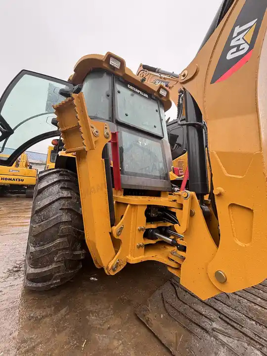 Used caterpillar backhoe loader CAT 420F2 in good condition for sale - Tractopelle: photos 4 Used caterpillar backhoe loader CAT 420F2 in good condition for sale - Tractopelle: photos 4