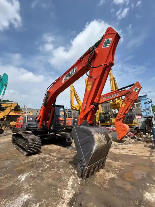 Used excavator Hitachi ZX120 Japanese second hand Excavadoras de segunda mano - Pelle: photos 3 Used excavator Hitachi ZX120 Japanese second hand Excavadoras de segunda mano - Pelle: photos 3