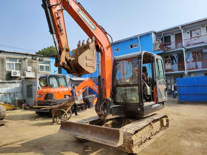 Used excavator doosan dx60 excavators machinery doosan dx60 dx80 dx75 dx225 dh60 dh60-7 excavator - Pelle sur chenille: photos 2 Used excavator doosan dx60 excavators machinery doosan dx60 dx80 dx75 dx225 dh60 dh60-7 excavator - Pelle sur chenille: photos 2