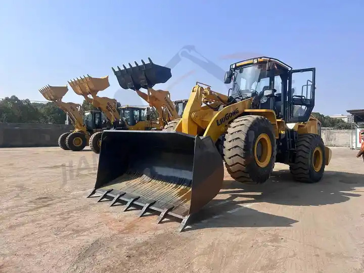 Competitive Original LiuGong Wheel Loader 856H in Good Condition with LOW PRICE - Chargeuse sur pneus: photos 3 Competitive Original LiuGong Wheel Loader 856H in Good Condition with LOW PRICE - Chargeuse sur pneus: photos 3