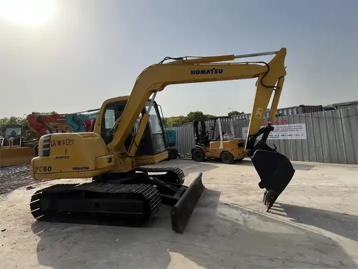 Komatsu used pc60-7 excavator/used 6ton excavator /Komatsu japan pc60-7 mini used excavator for sale Komatsu excavator - Pelle sur chenille: photos 5 Komatsu used pc60-7 excavator/used 6ton excavator /Komatsu japan pc60-7 mini used excavator for sale Komatsu excavator - Pelle sur chenille: photos 5