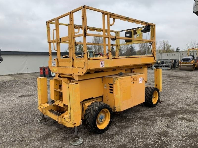 Genie GS-2669 - 10 m, 4x4, diesel - Nacelle ciseaux: photos 2 Genie GS-2669 - 10 m, 4x4, diesel - Nacelle ciseaux: photos 2