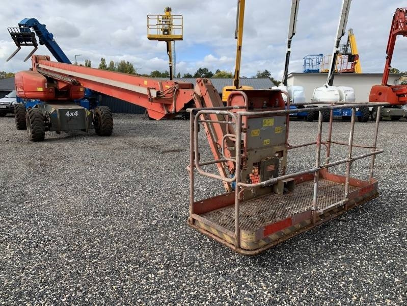 Genie S-105 - 34 m - 4x4 - diesel - Nacelle articulée: photos 1 Genie S-105 - 34 m - 4x4 - diesel - Nacelle articulée: photos 1