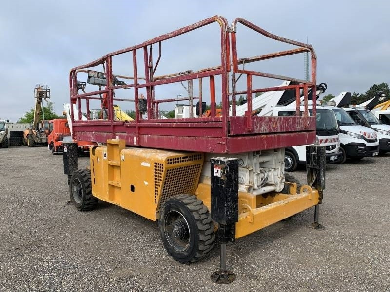 Haulotte H12SX - 12m, 4x4, diesel - Nacelle ciseaux: photos 1 Haulotte H12SX - 12m, 4x4, diesel - Nacelle ciseaux: photos 1