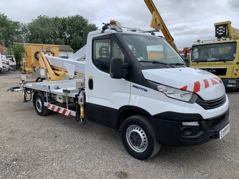 Iveco Daily Multitel HX200 - 20 m - Camion avec nacelle: photos 1 Iveco Daily Multitel HX200 - 20 m - Camion avec nacelle: photos 1