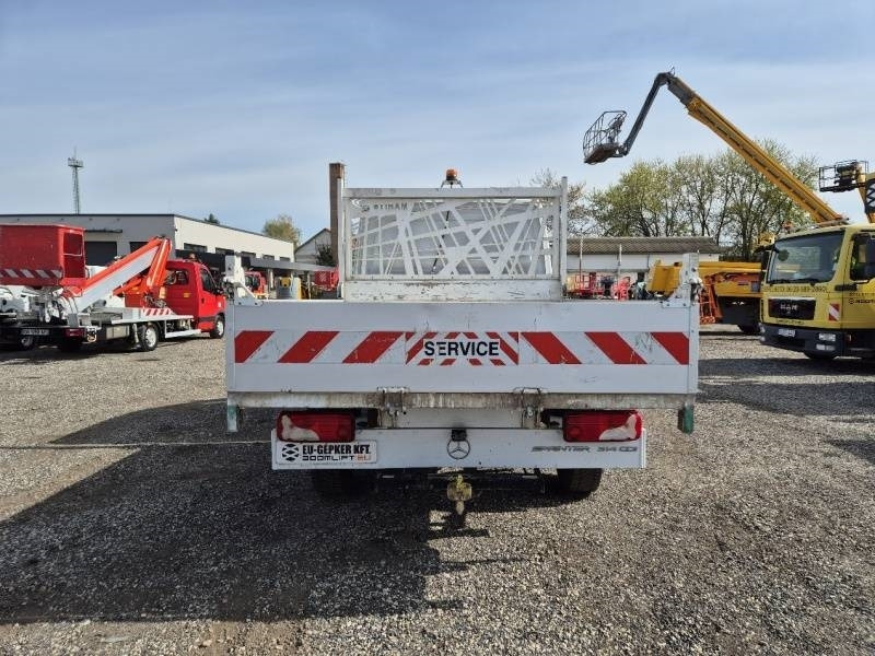 Photo d'intérieur 1: Camion benne Mercedes-Benz Tipper