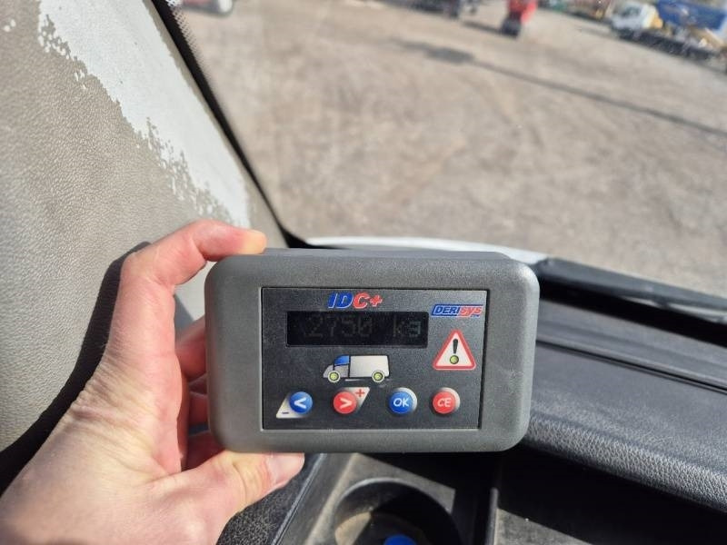 Camion benne Mercedes-Benz Tipper: photos 14