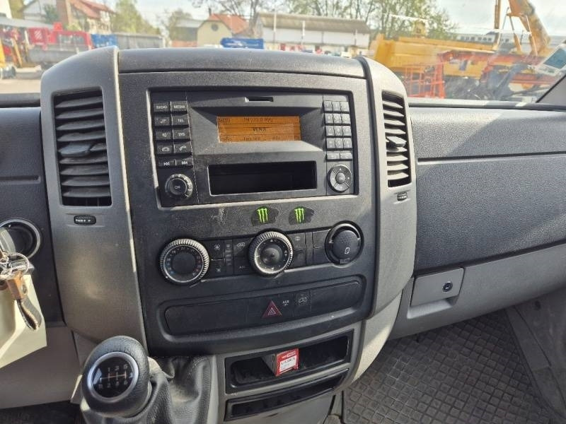 Camion benne Mercedes-Benz Tipper: photos 11