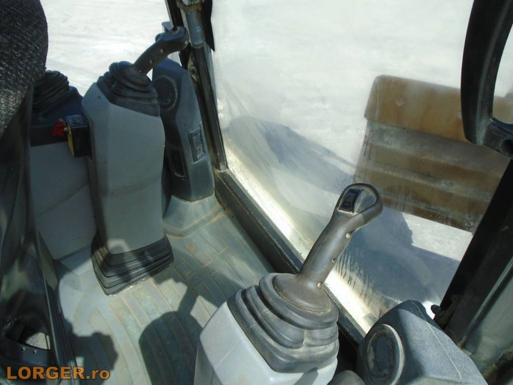 Tractopelle CAT 432 F: photos 10 Tractopelle CAT 432 F: photos 10